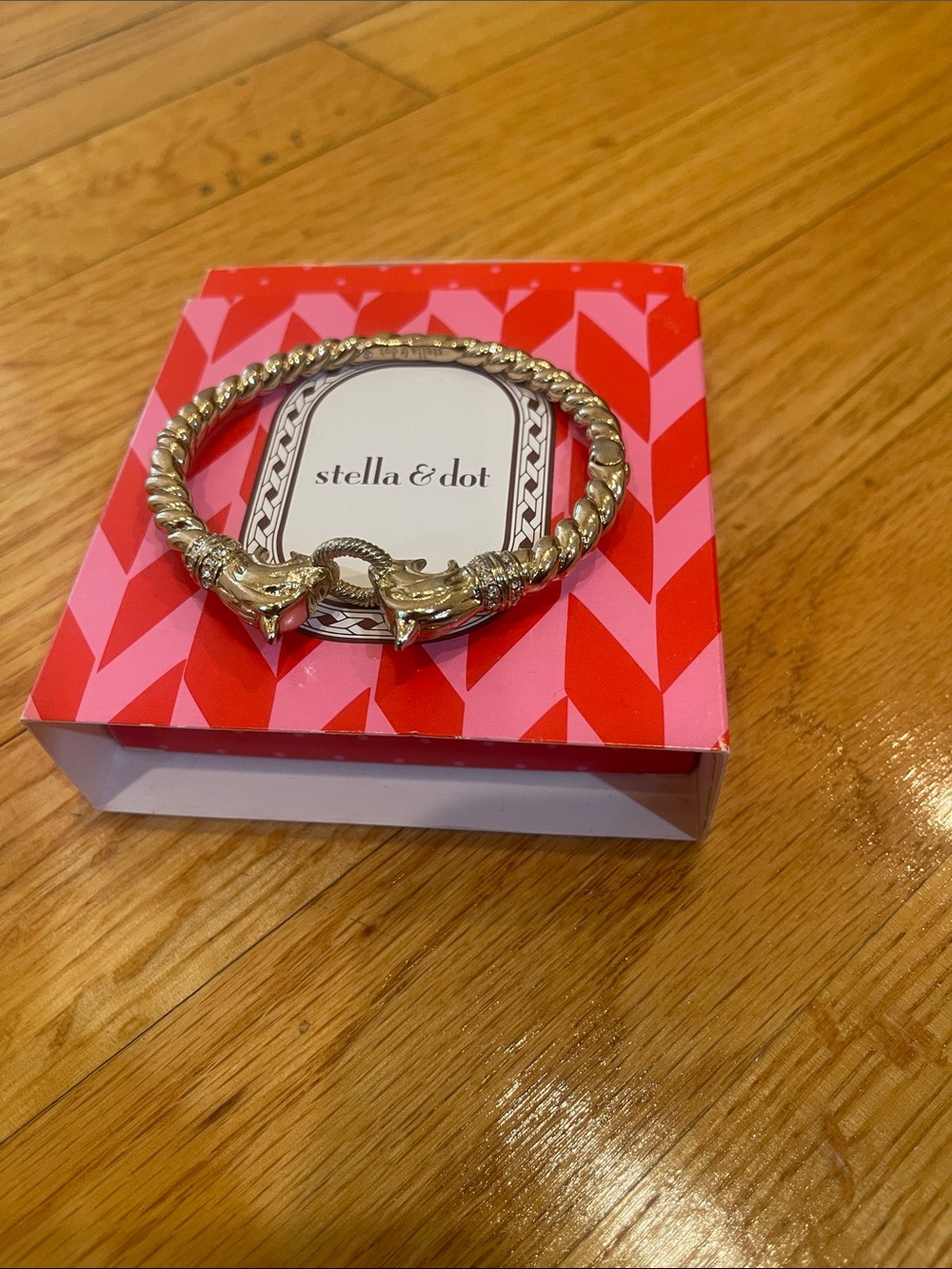 Stella & Dot Gold Twisted Animal Head Bracelet - Picture 3 of 6